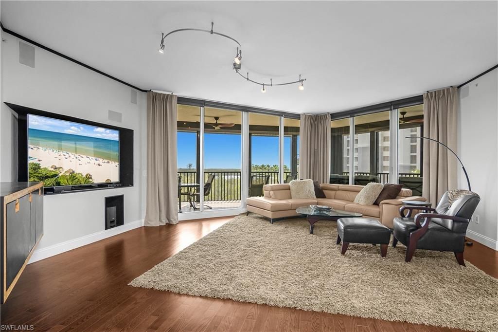 425 Cove Tower Dr, Unit 504, Naples, FL 34110 Photo