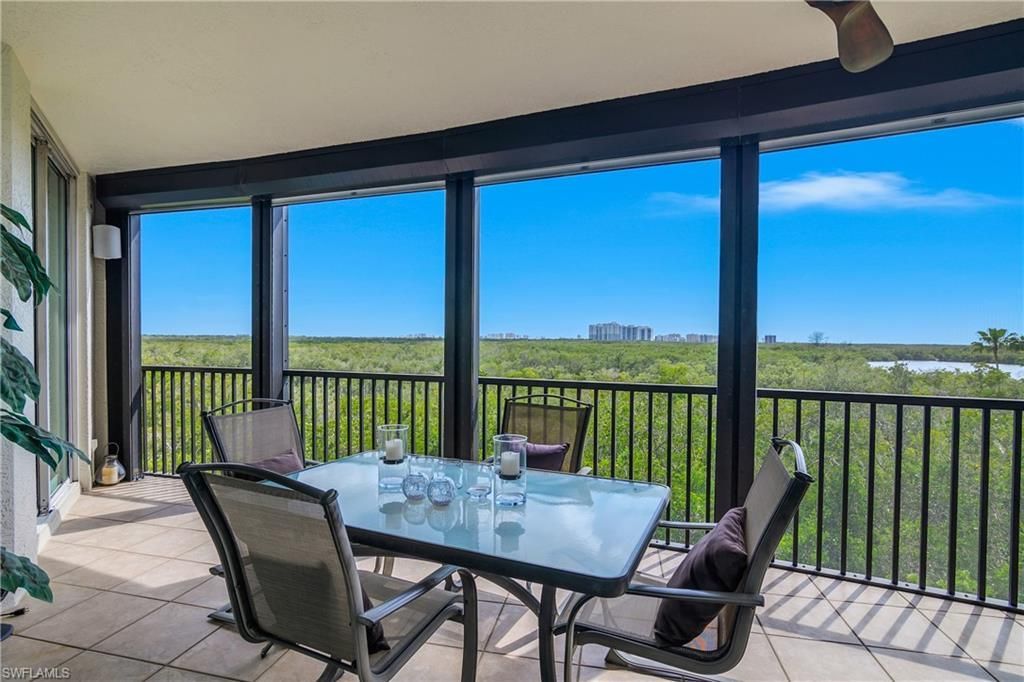 425 Cove Tower Dr, Unit 504, Naples, FL 34110 Photo
