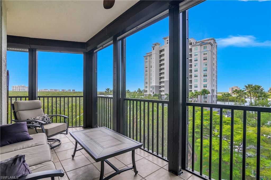 425 Cove Tower Dr, Unit 504, Naples, FL 34110 Photo