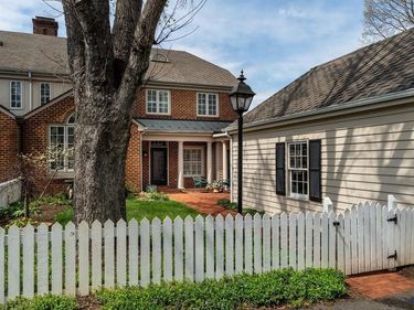 560 DRYDEN PL, CHARLOTTESVILLE, VA 22903