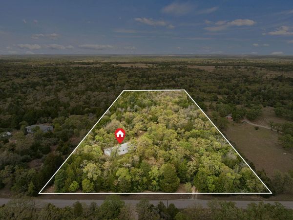 1319 County Road C , Lexington, TX 78947