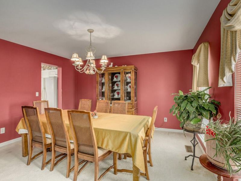 1816 Knollmont Drive, Florence, KY 41042 Photo 3