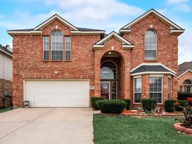 6329 Redeagle Creek Drive, Fort Worth, TX 76179