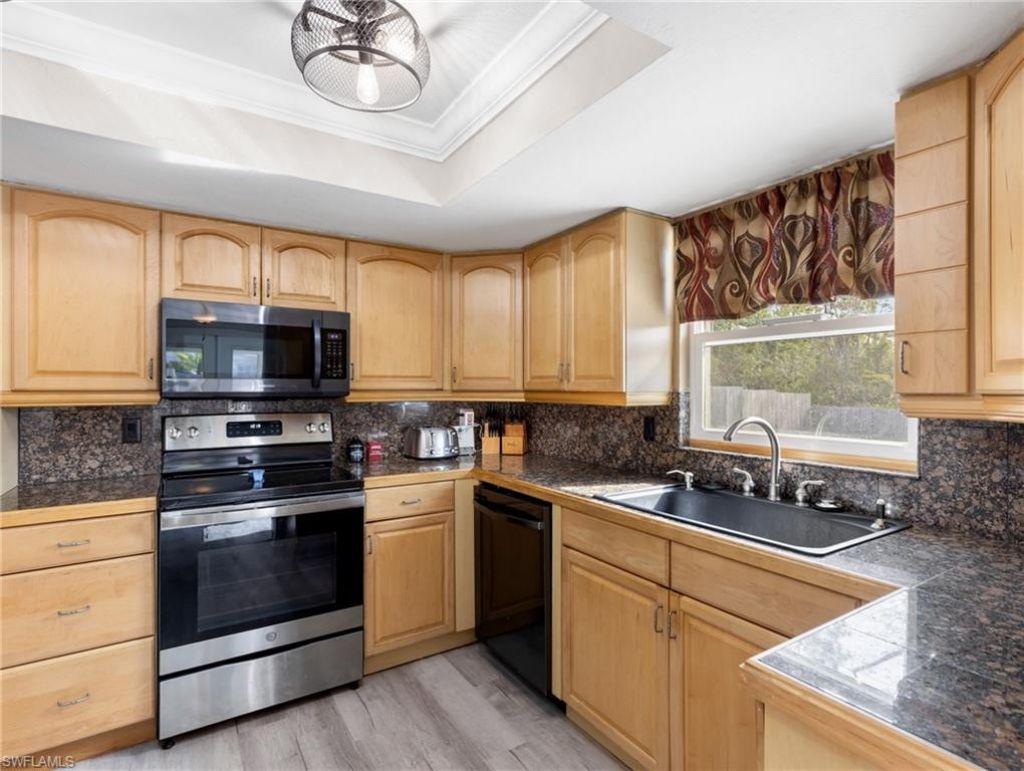 8848 Fordham St, Fort Myers, FL 33907 Photo