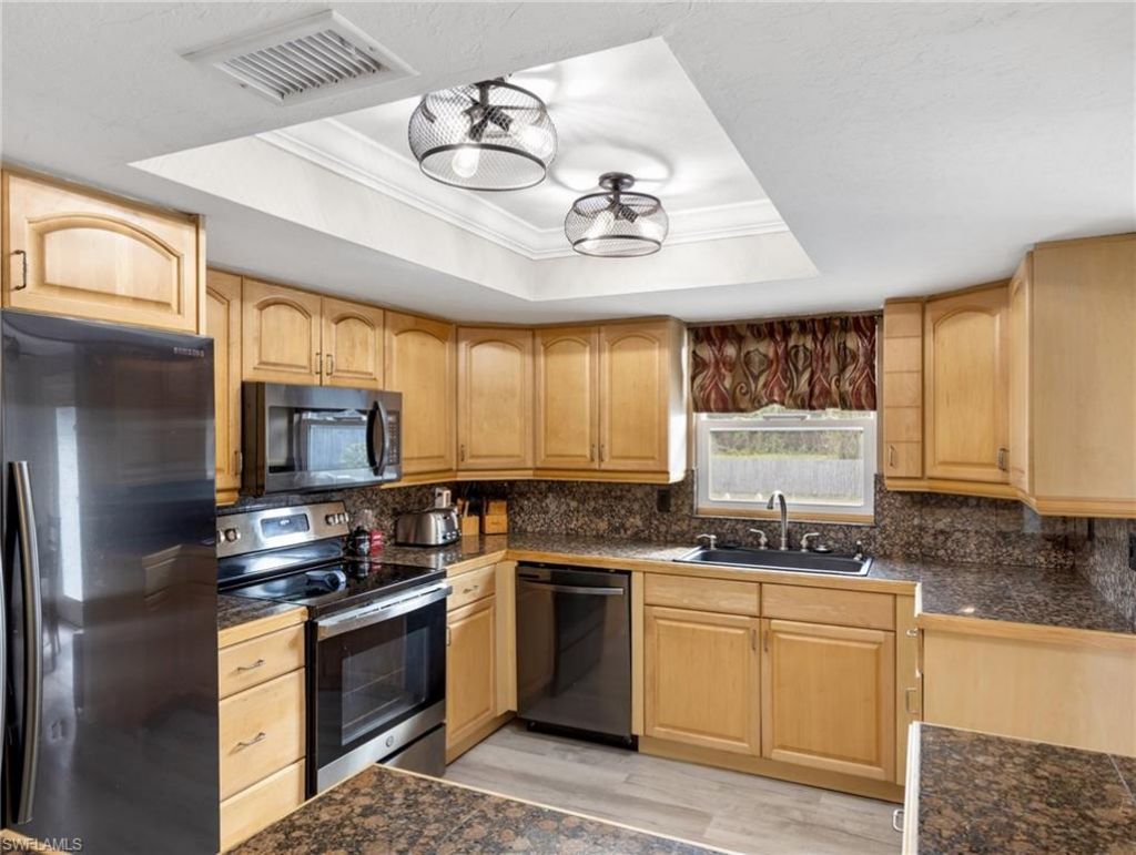 8848 Fordham St, Fort Myers, FL 33907 Photo