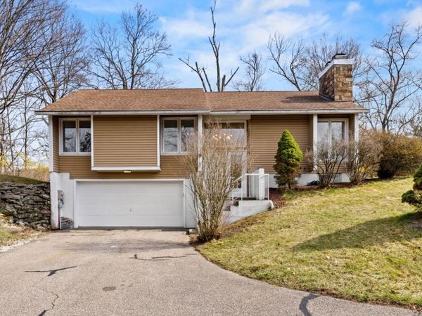 8 Canada Goose Dr, Allamuchy, NJ 07840