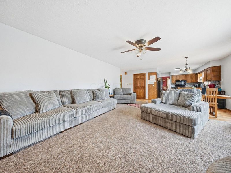 985 Chaumont Drive, Marion, OH 43302 Photo 13