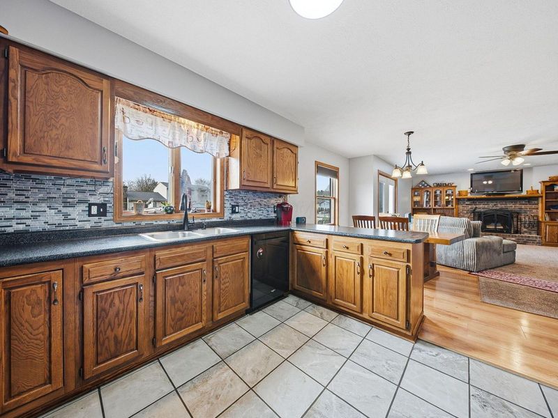 985 Chaumont Drive, Marion, OH 43302 Photo 16