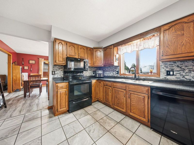 985 Chaumont Drive, Marion, OH 43302 Photo 19