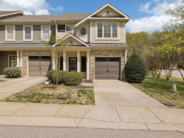 1040 Woodbury Falls Dr, Nashville, TN 37221