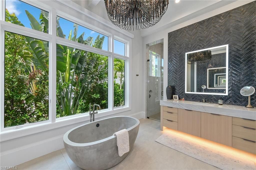 210 Bay Pt , Naples, FL 34103 Photo