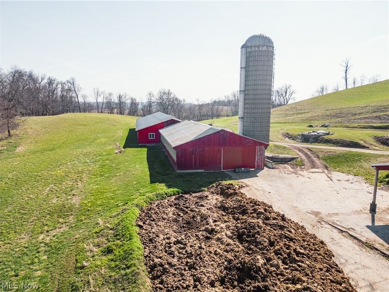 Pleasant Hill Drive, Fresno, OH 43824 Photo 11