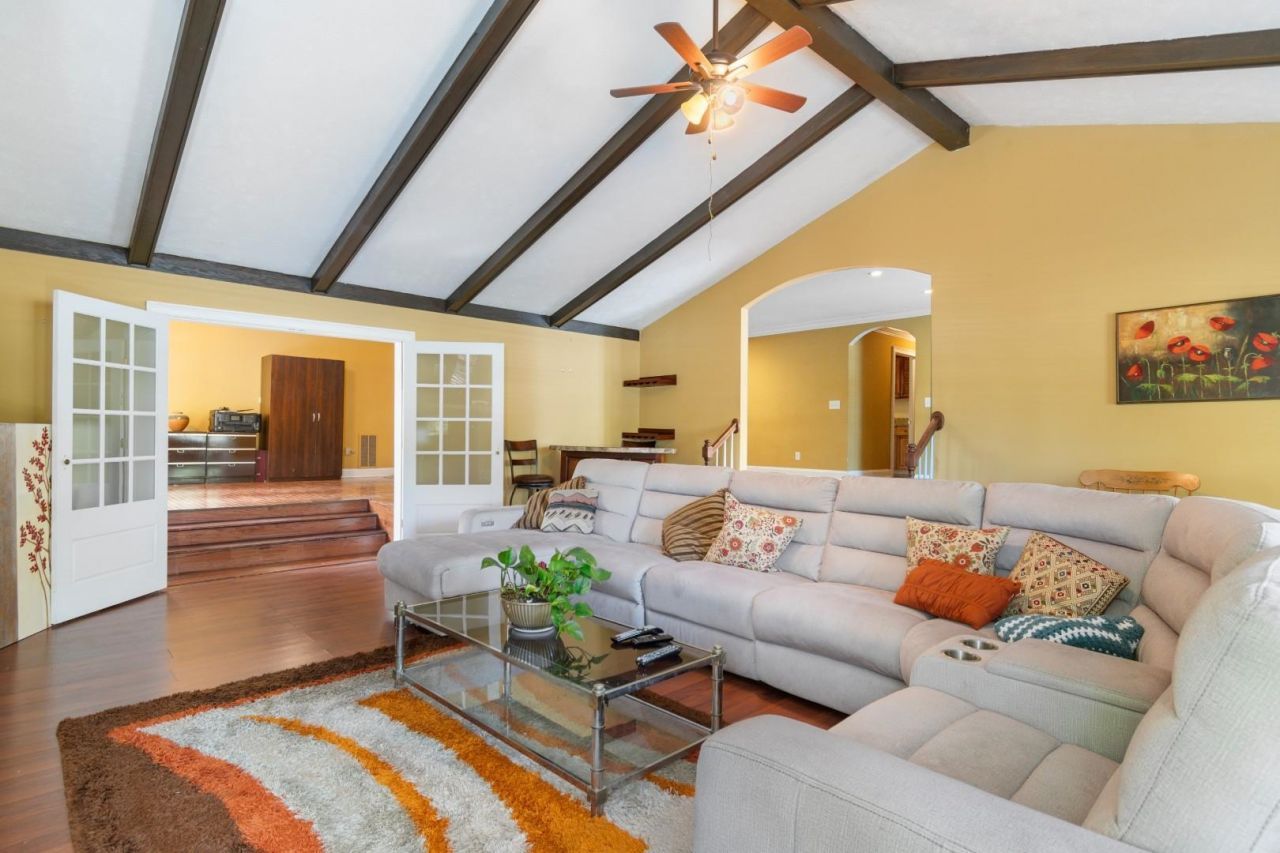 146 University Dr. Photo 13