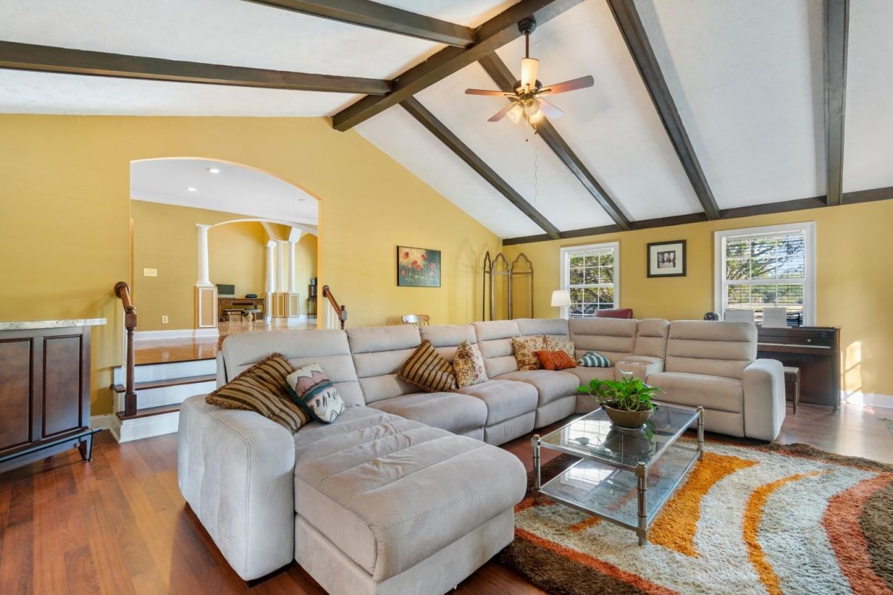 146 University Dr. Photo 14