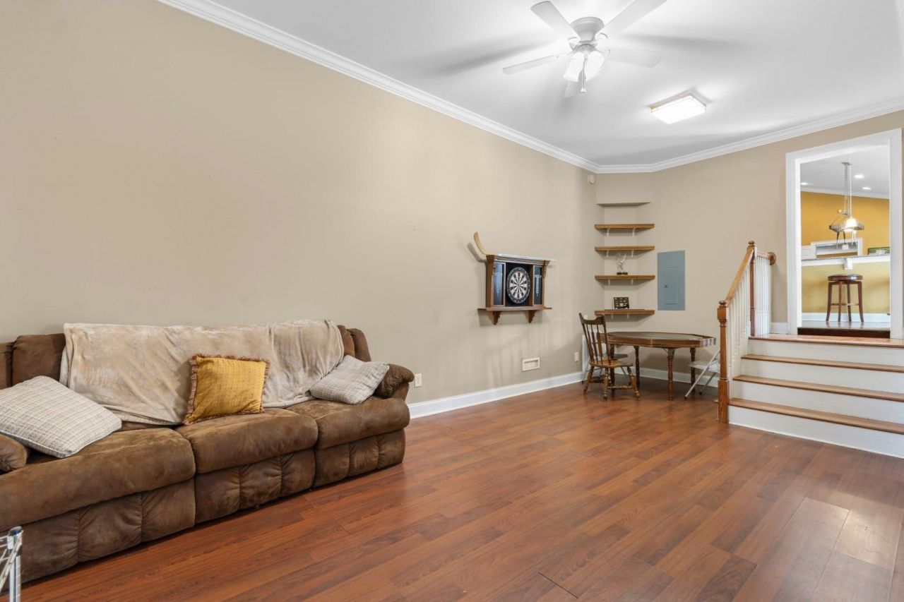 146 University Dr. Photo 24