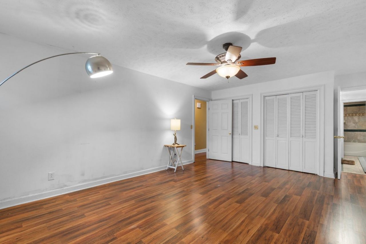 146 University Dr. Photo 26