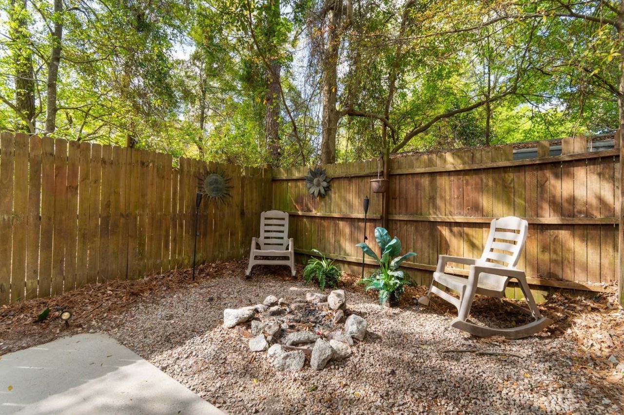 146 University Dr. Photo 40