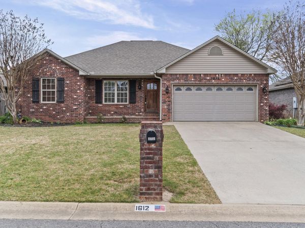 1612 W Vine St. , Searcy, AR 72143