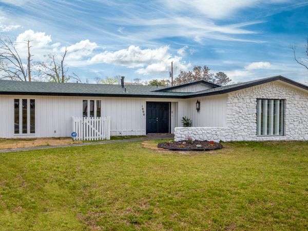 1800 Old Forge Drive , Little Rock, AR 72227