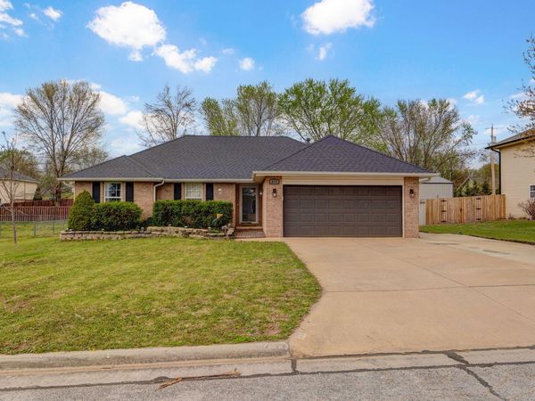 413 Cedar Lane , Willard, MO 65781