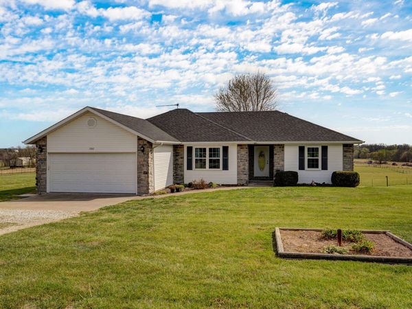 1300 Hedgpeth Road , Rogersville, MO 65742