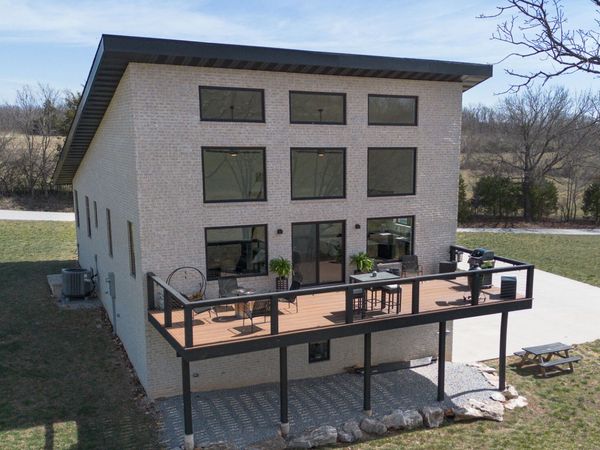 893 Jenkins Road , Sparta, MO 65753