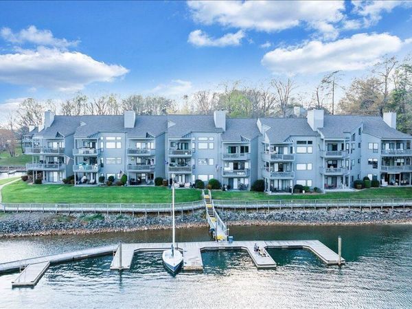 75 Woodbridge CIR, Unit 1114, Moneta, VA 24121
