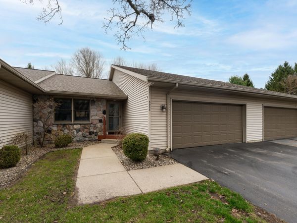 5953 Wood Valley Road, Kalamazoo, MI 49009
