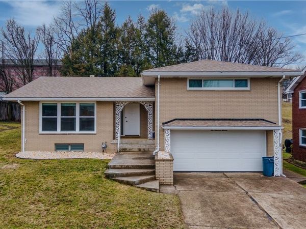 211 Donell Street , Weirton, WV 26062