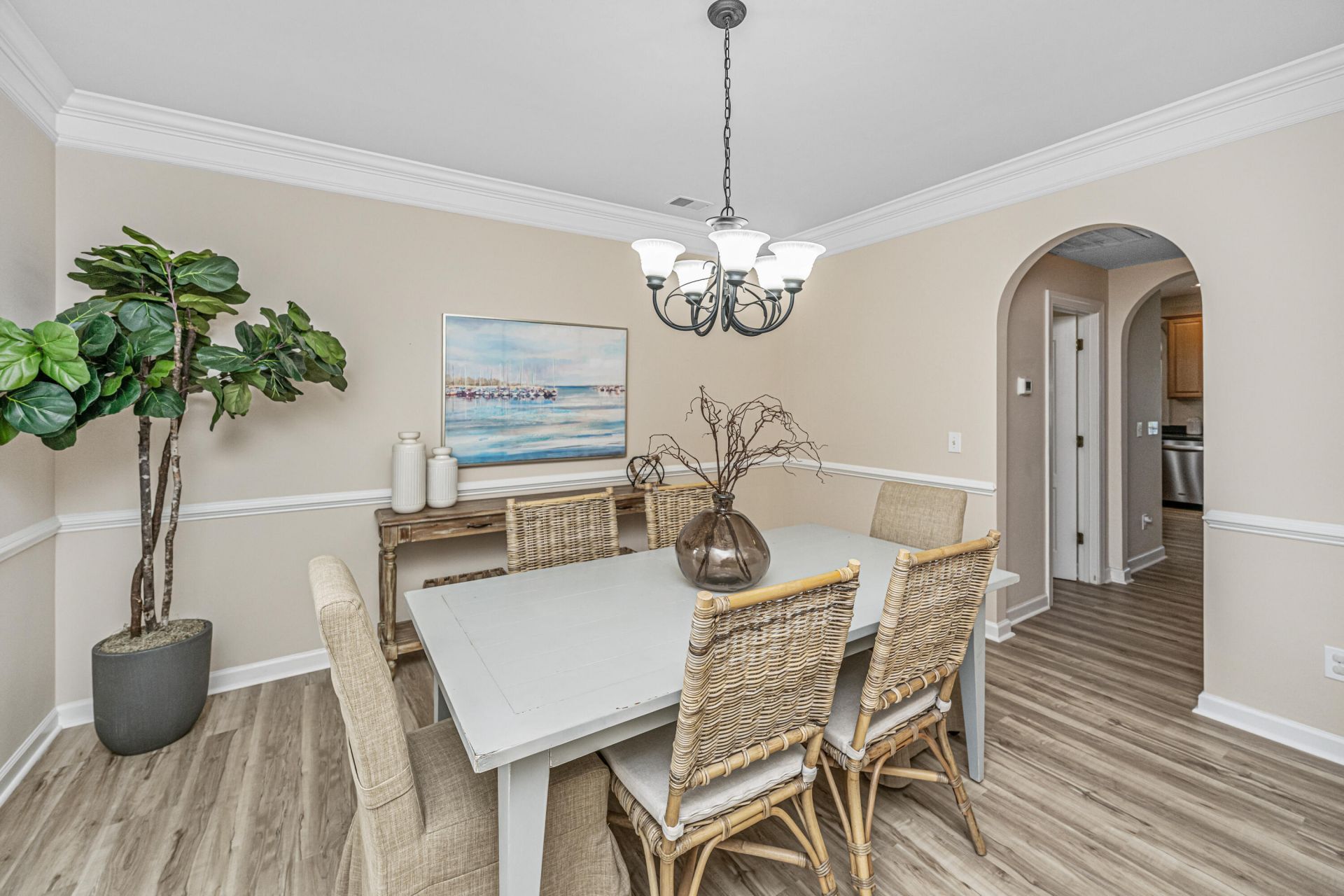 1557 Oakhurst Drive Photo 11