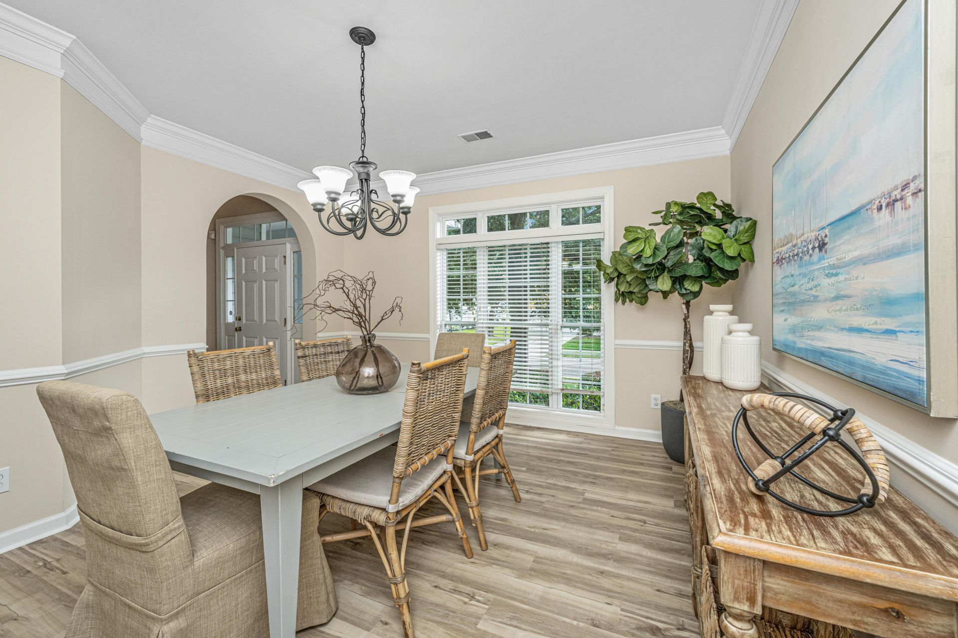 1557 Oakhurst Drive Photo 14