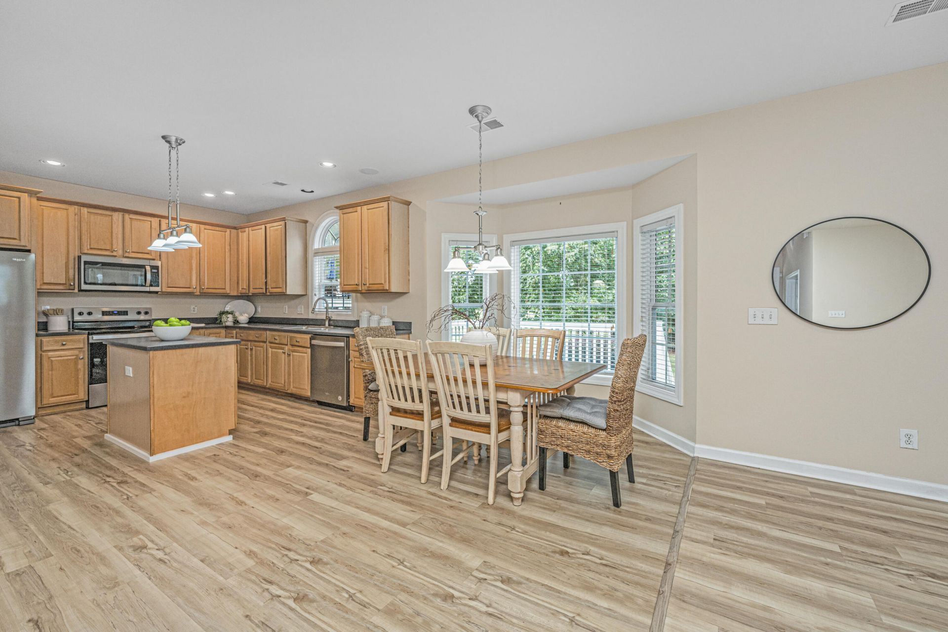 1557 Oakhurst Drive Photo 21