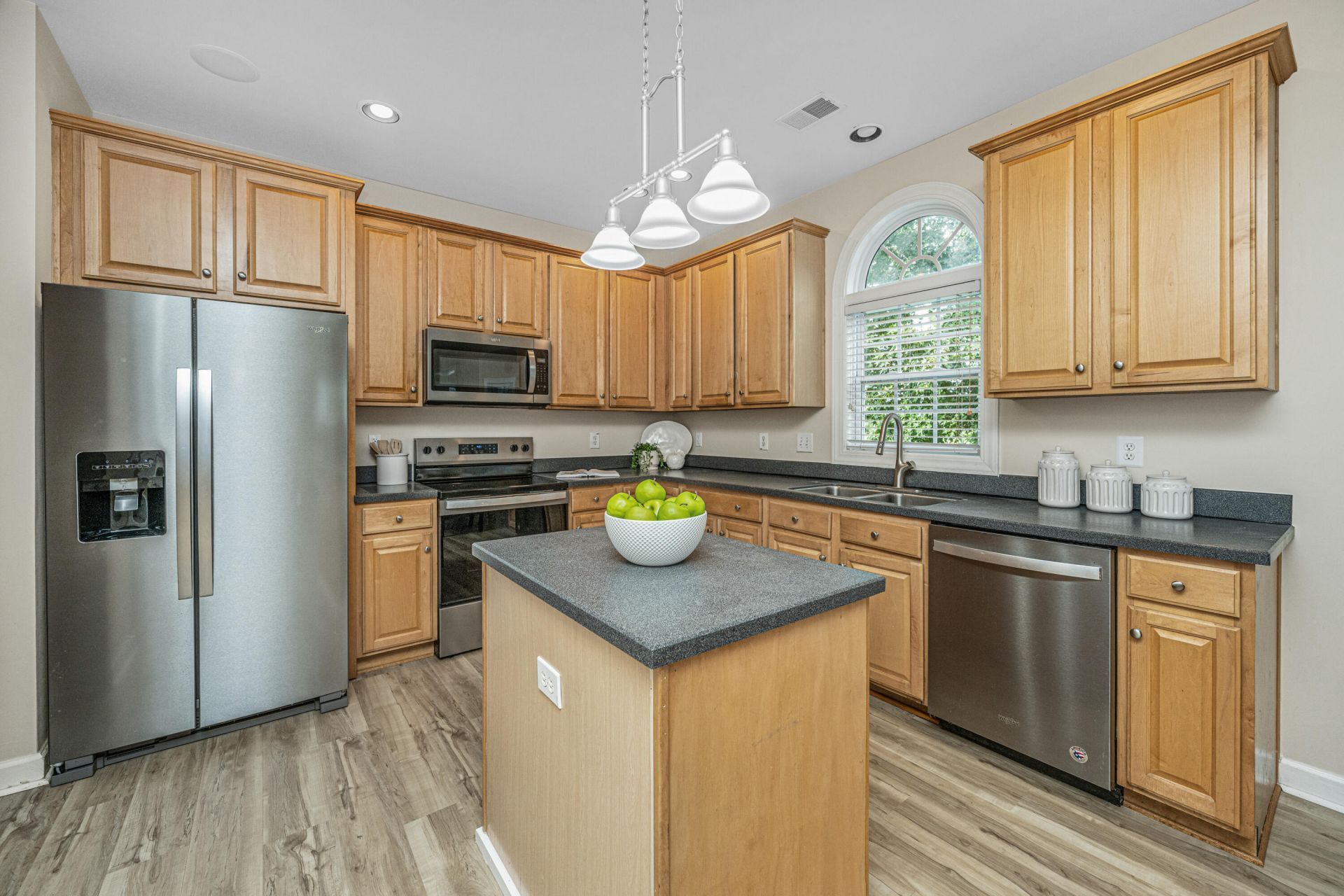 1557 Oakhurst Drive Photo 25