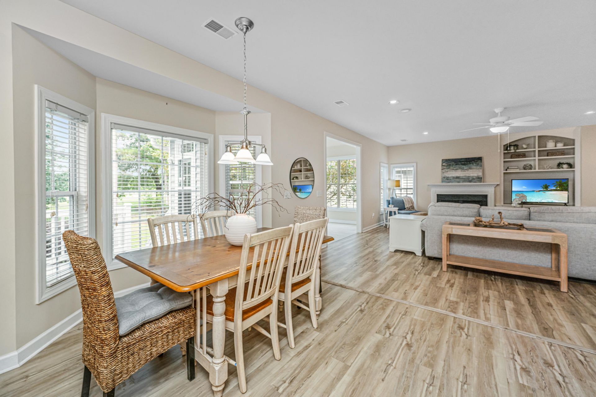 1557 Oakhurst Drive Photo 26