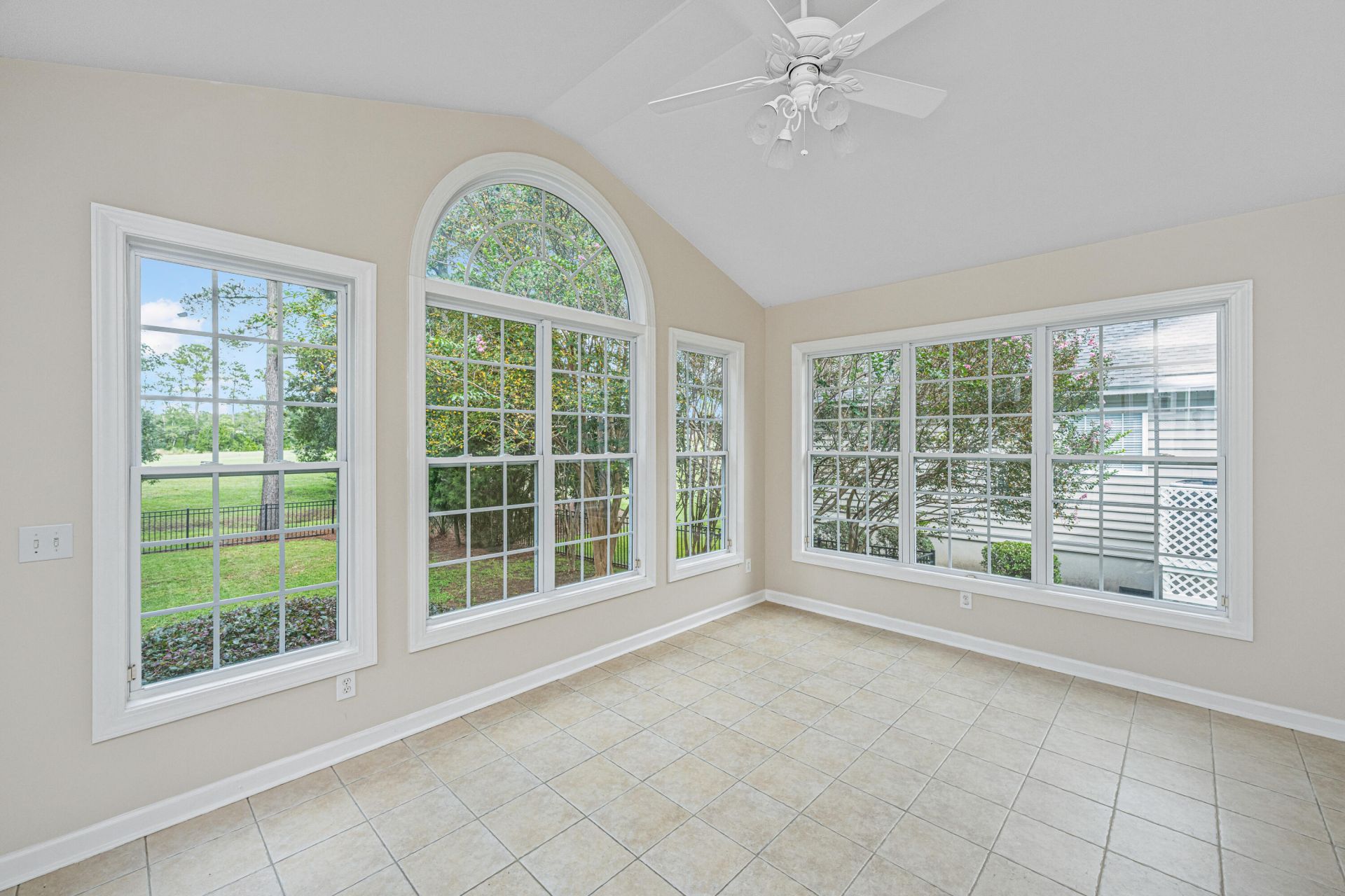 1557 Oakhurst Drive Photo 30