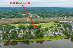 1557 Oakhurst Drive photo 4