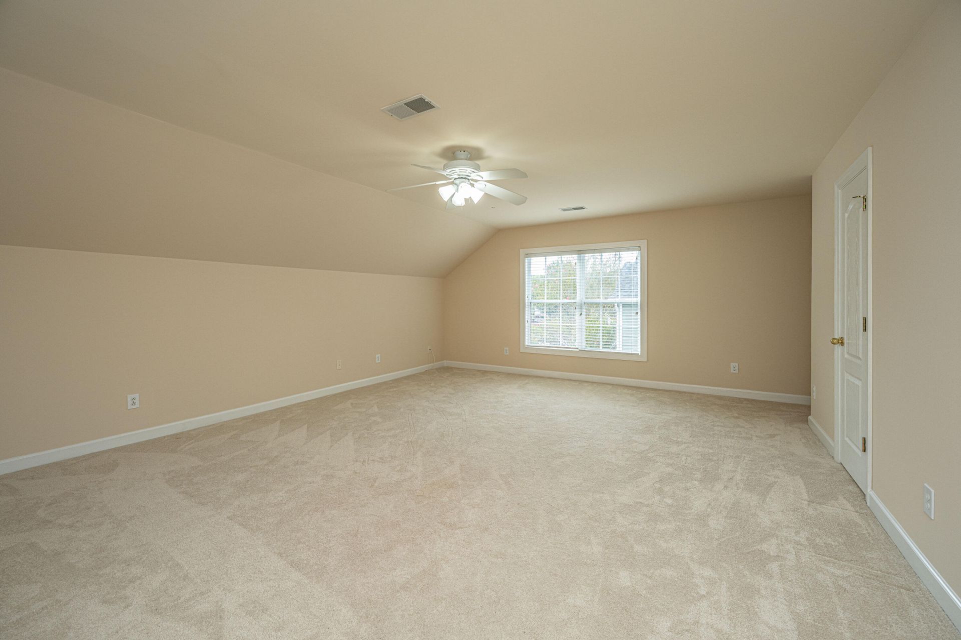 1557 Oakhurst Drive Photo 48