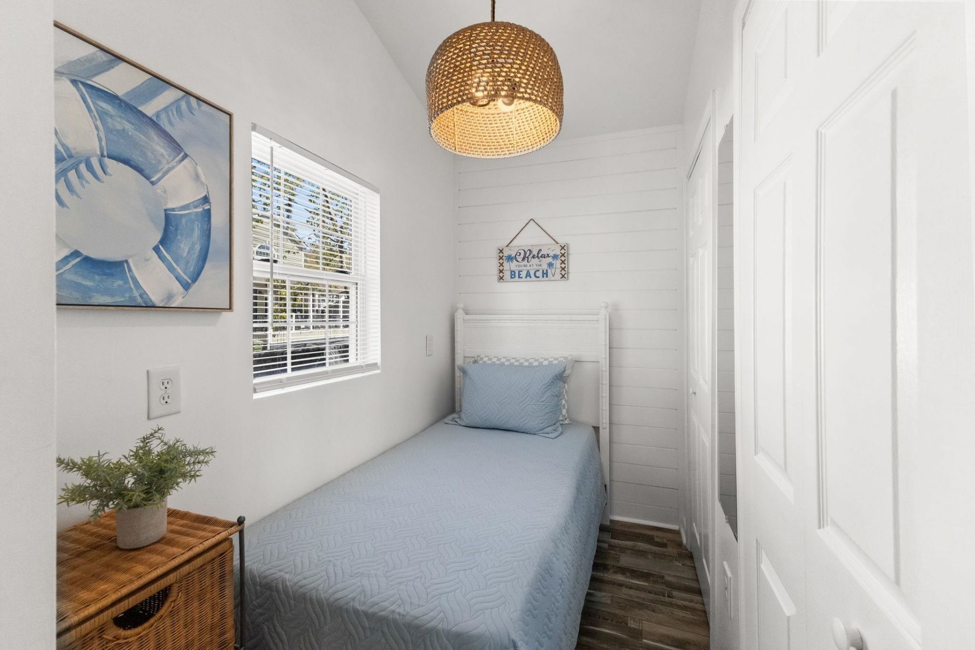 6001-z67 S Kings Hwy.  Photo 19