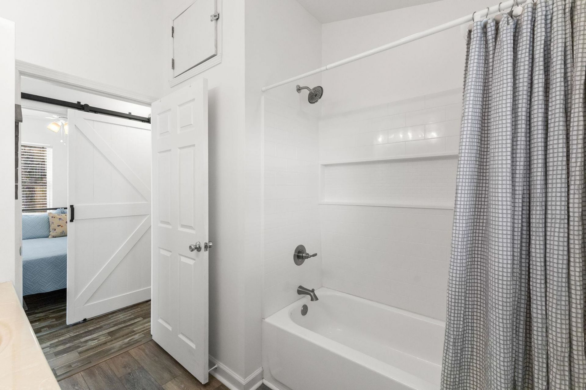 6001-z67 S Kings Hwy.  Photo 26