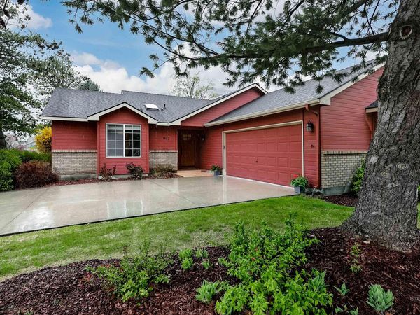 947 N Echohawk Way, Eagle, ID 83616