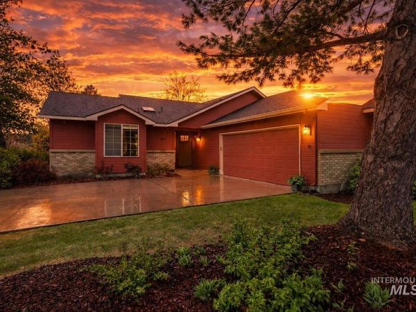 947 N Echohawk Way, Eagle, ID 83616