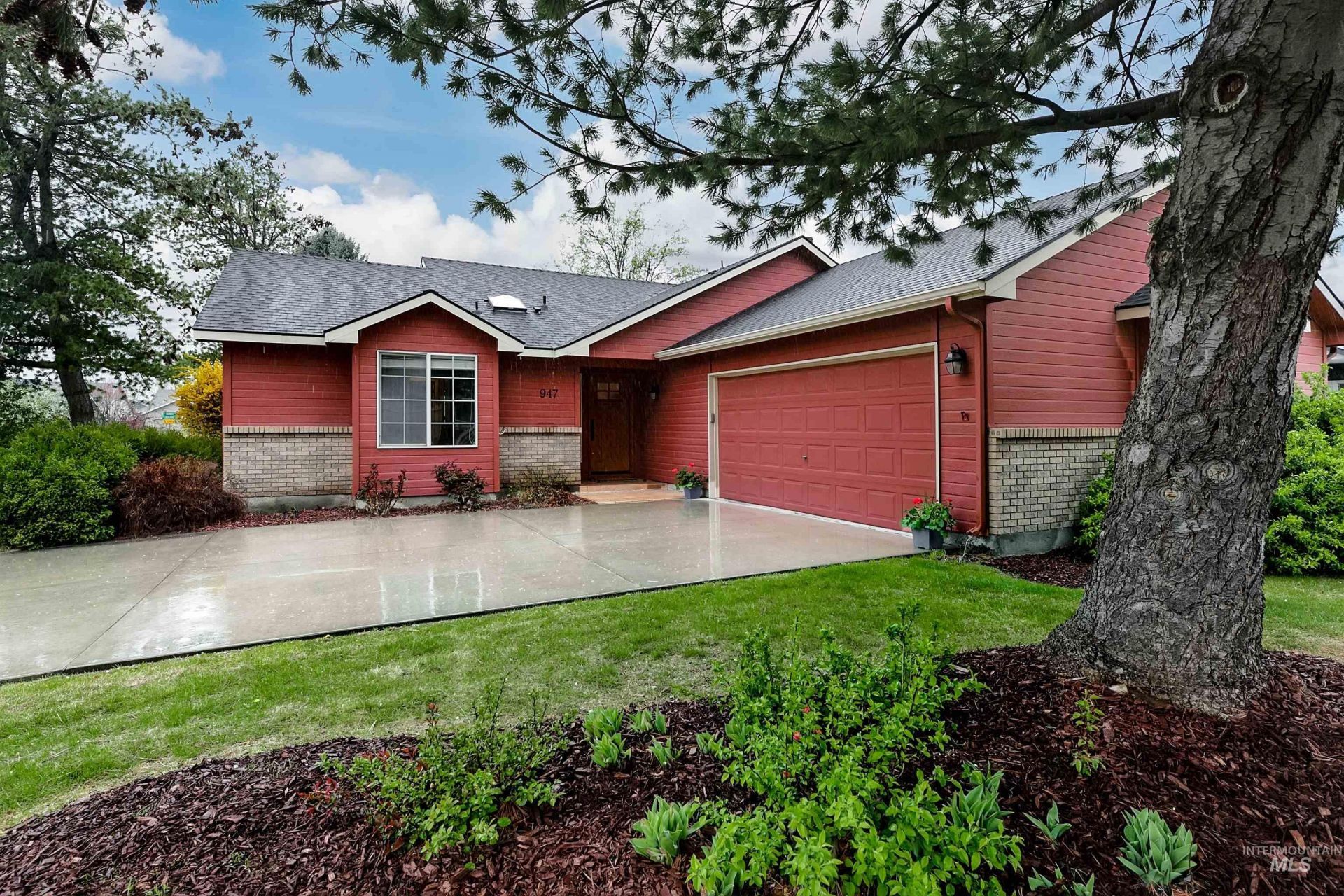 947 N Echohawk Way, Eagle, ID 83616 Main Photo