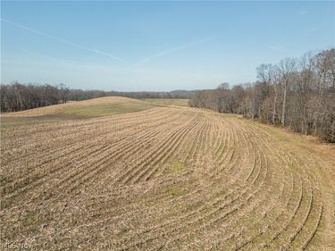 Pleasant Hill Drive, Fresno, OH 43824