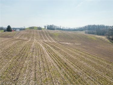Pleasant Hill Drive, Fresno, OH 43824