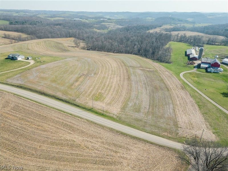 Pleasant Hill Drive SW, Fresno, OH 43824 Photo 5