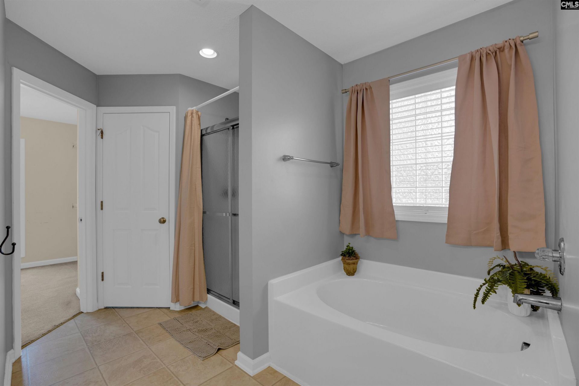 116 Cottingham Court  Photo 37