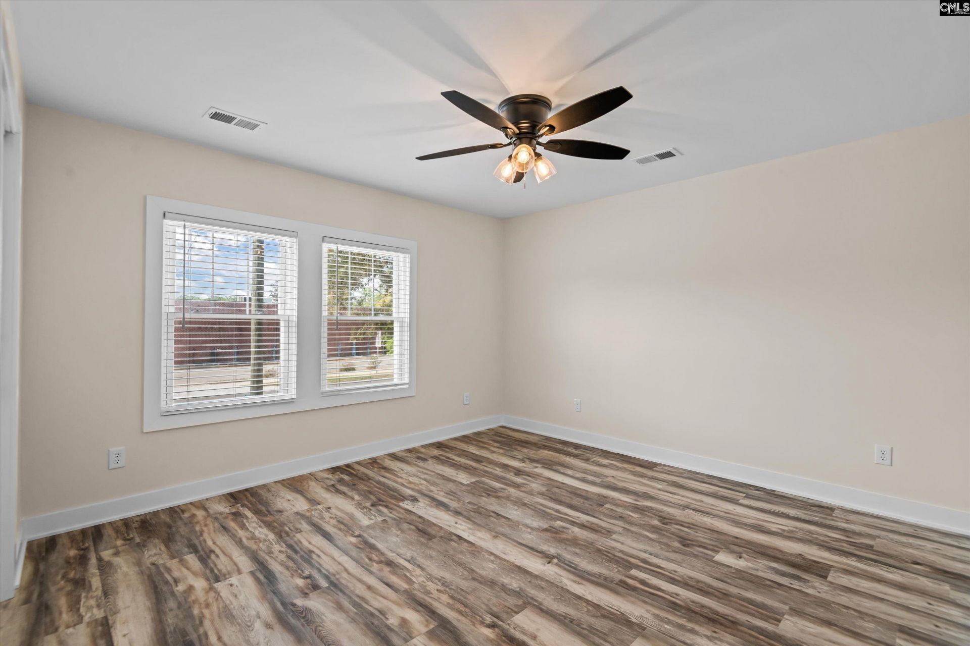 165 W 2nd Street Photo 18