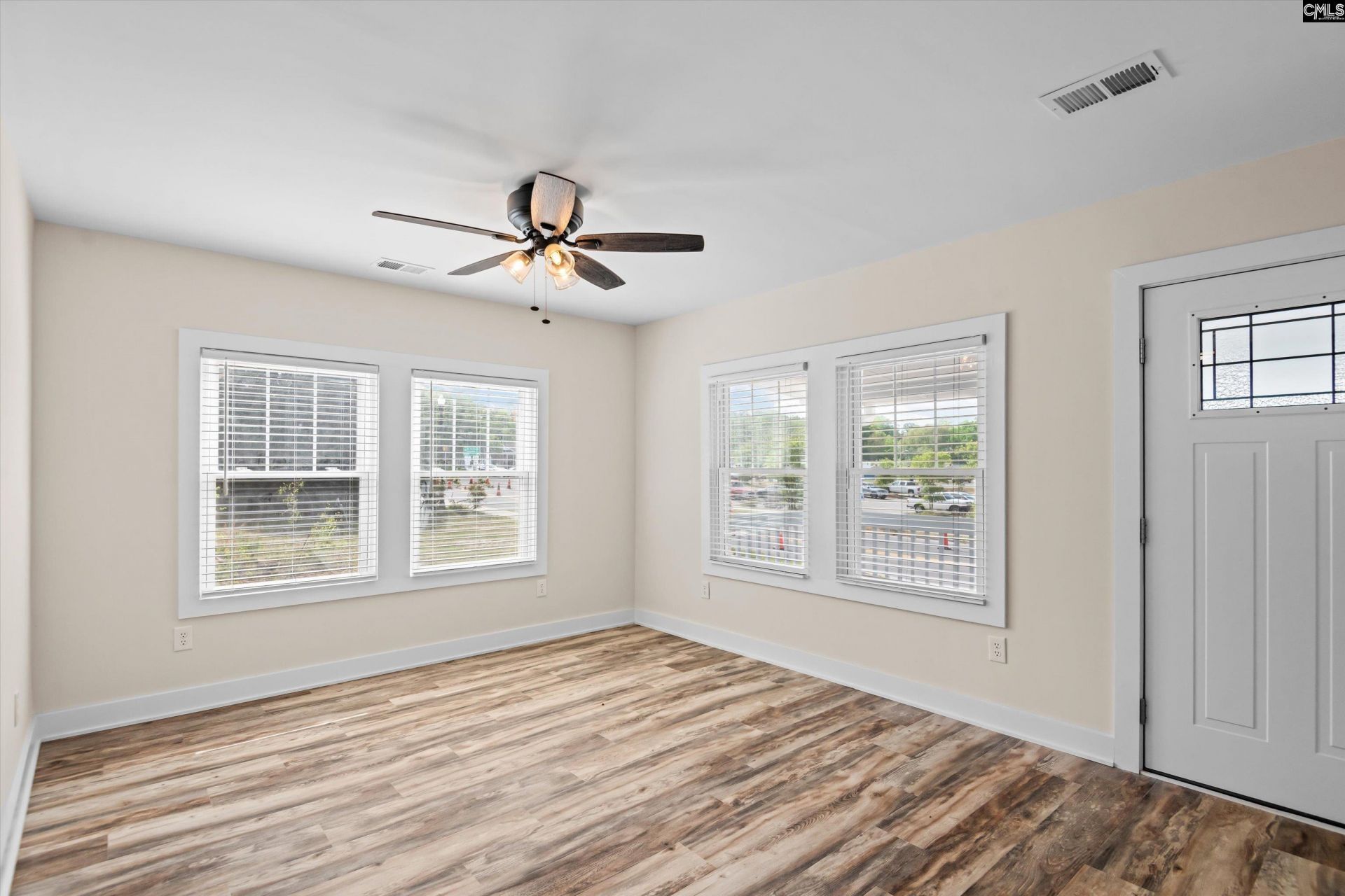 165 W 2nd Street Photo 4