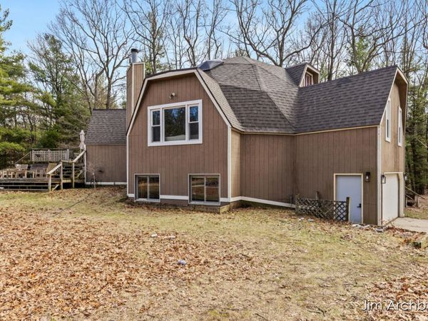 2447 Roberts Road, Muskegon, MI 49445