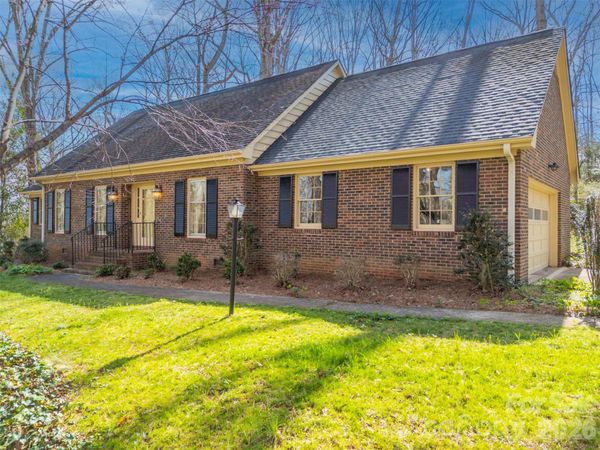 277 Forest Hills Circle , Rutherfordton, NC 28139